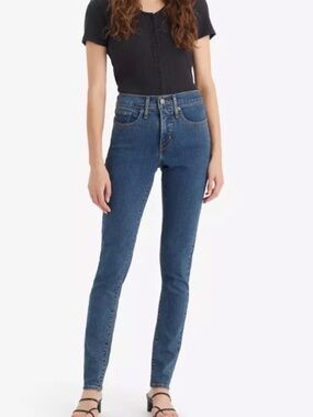 ⭐️NWOT LEVI’S 311 SHAPING SKINNY WOMEN'S JEANS - size 26 dark wash